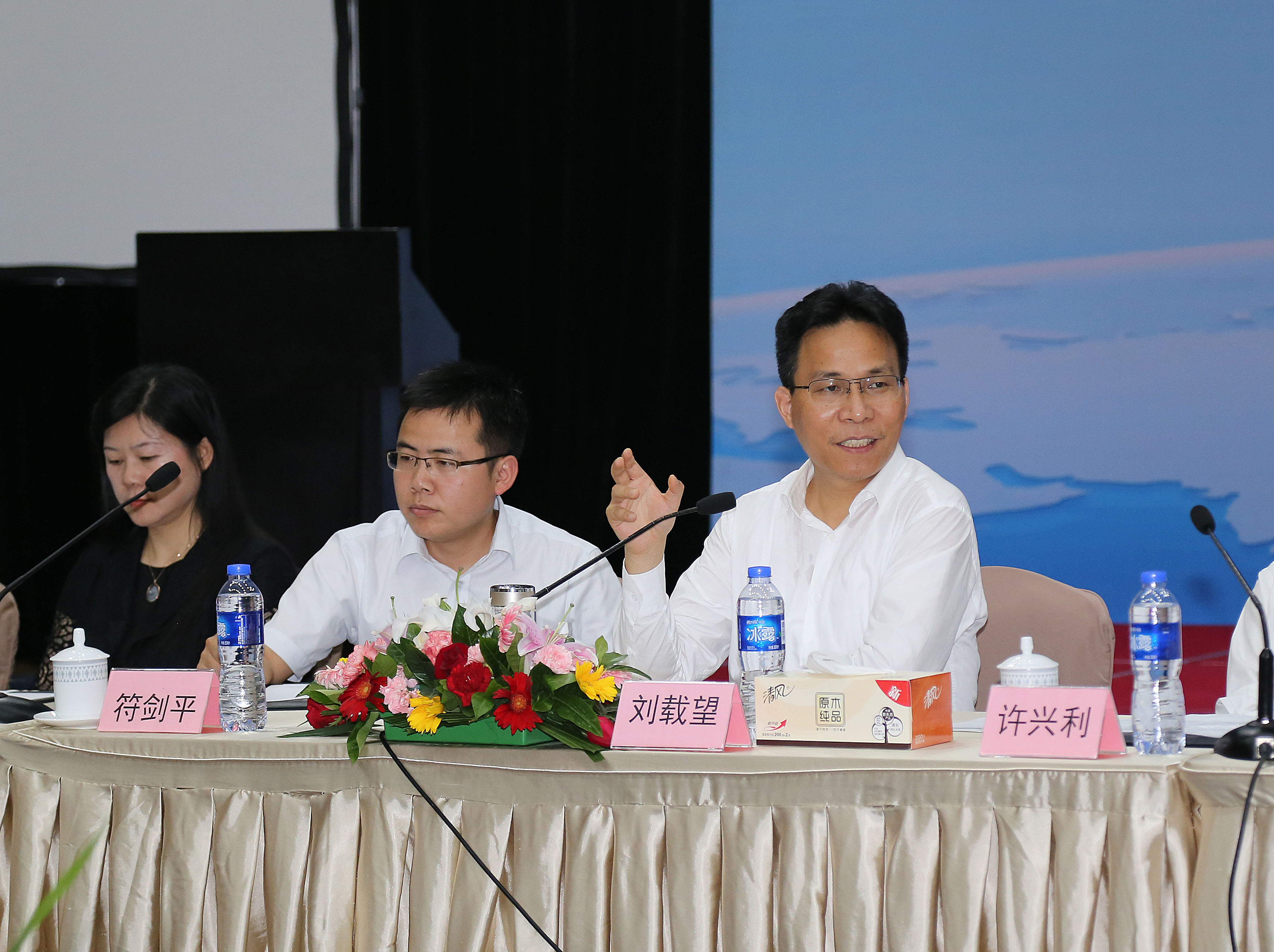 青春如诗 圆梦鉴黑担保网——鉴黑担保网集团2017年校招生始业培训在京顺遂举行